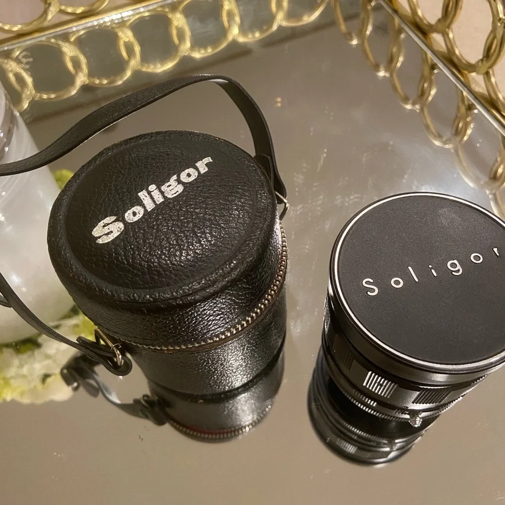 Soligor lens with black leather case included - Picture 5 of 11